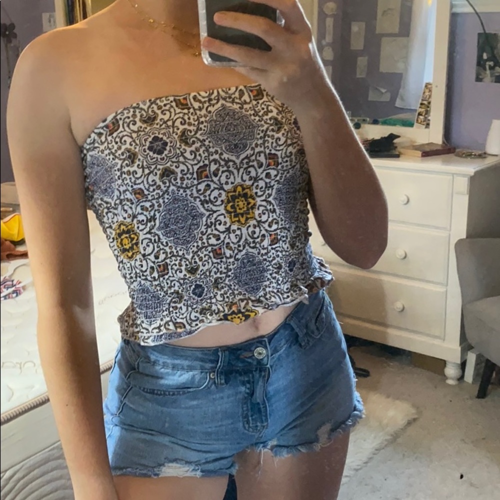 Patterned Ruched Tube Top - Picture 2 of 2